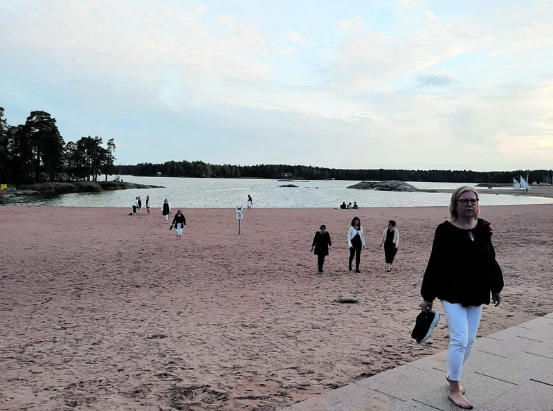 Tiistaina 29.8. Discantus-kuoro kävi Aurinkolahden uimarannalla.