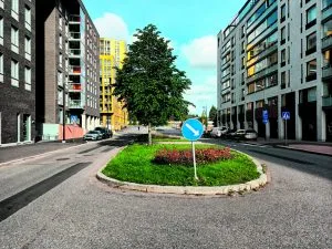 Missä kunnossa Vuosaaren kadut ovat? Kyselyyn voi vastata 2.10. saakka. Kuva Aurinkolahdesta Gustav Pauligin kadulta.