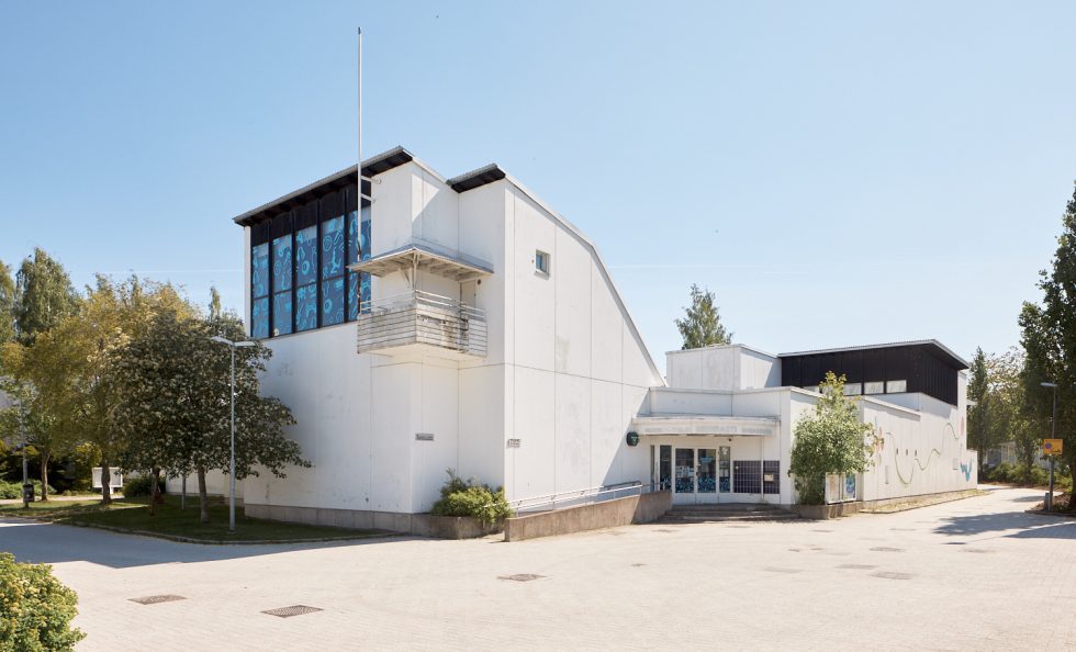 Meri-Rastilan monitoimitalo on alueella merkittävä. Monitoimitalon arkkitehtuurikilpailun ensimmäinen vaihe alkoi 30.11.2023. Kuva: Uusheimo