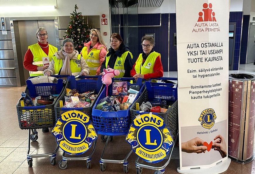 Lions Club Soihtujen jäseniä Columbuksessa lauantaina 2.12.