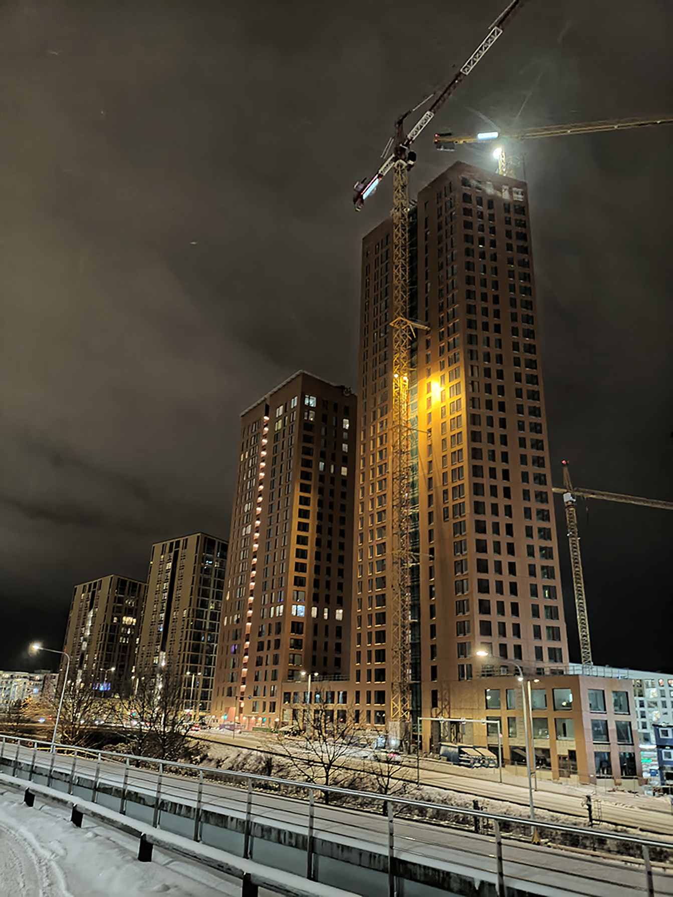 Tornit Kohoavat Korkeuksiin Vuosaari