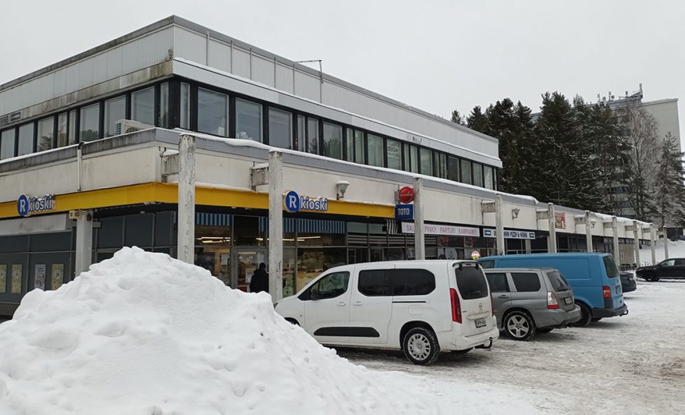 Kangaslammen vieressä oleva Pohjoinen ostoskeskus.