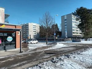 Täydennysrakentamista on tulossa Vuosaarentien ja Punakiventien kulmaan. Esillä on kaksi eri vaihtoehtoa, joihin voi tutustua esimerkiksi verkkotilaisuudessa 20.3., verkkosivuilla ja Vuotalossa.