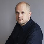 Kirjailija Antti Järvi kirjastossa