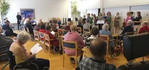 Lions Club Soihdut järjesti äitienpäivän aattona 11.5. musiikkihetken Helander-kodissa.