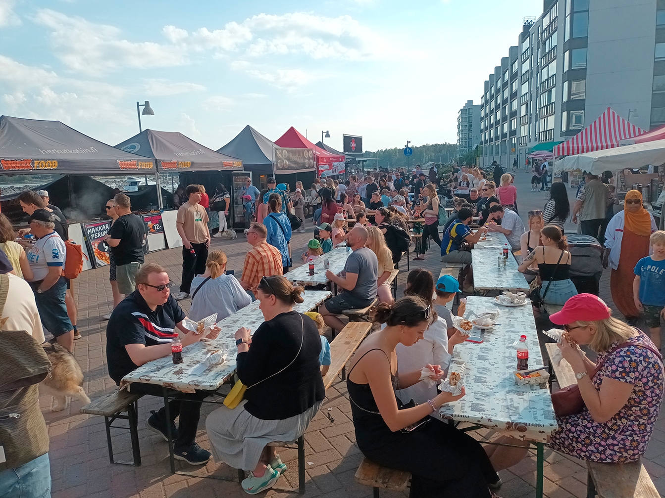 Kansainvälinen katuruokatapahtuma Street Food Siesta