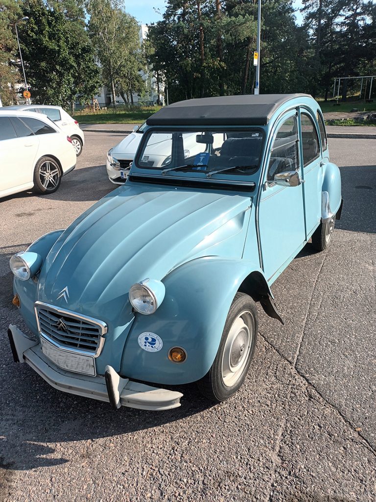 Citroën 2CV4.