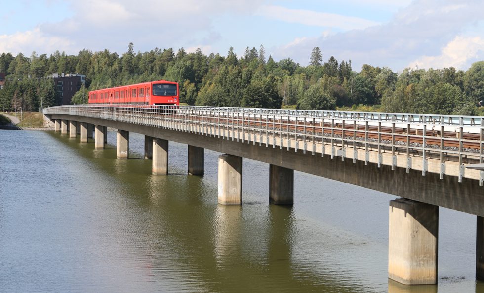 Vartiokylänlahden ylittävä metrosilta remontoidaan vuonna 2025.