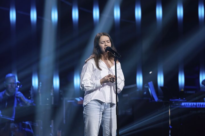 Rosa Kumar Saarinen kisaa The Voice Of Finland -laulukisan neljännellätoista kaudella. Hänen Ääni ratkaisee -esityksensä näytetään televisiokanava Nelosella sunnuntaina 23.2. kello 20 alkavassa jaksossa. Kuva: Saku Tiainen / Nelonen Media