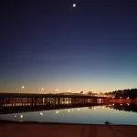Tyyni kevätilta Rastilan rannassa