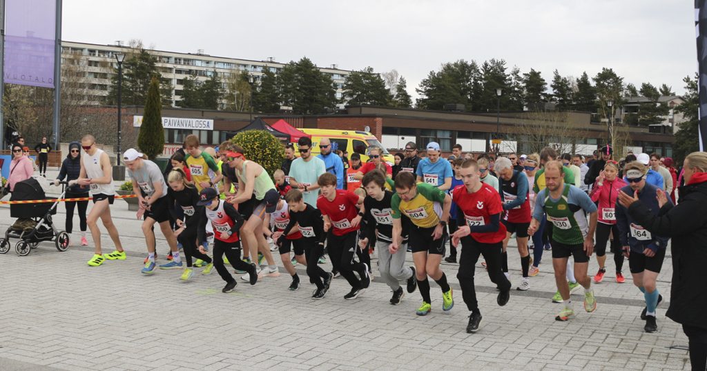 Tapahtuman lähtö- ja maalialue oli Mosaiikkitorilla. Tässä starttaa 5 kilometrin juoksukisa.
