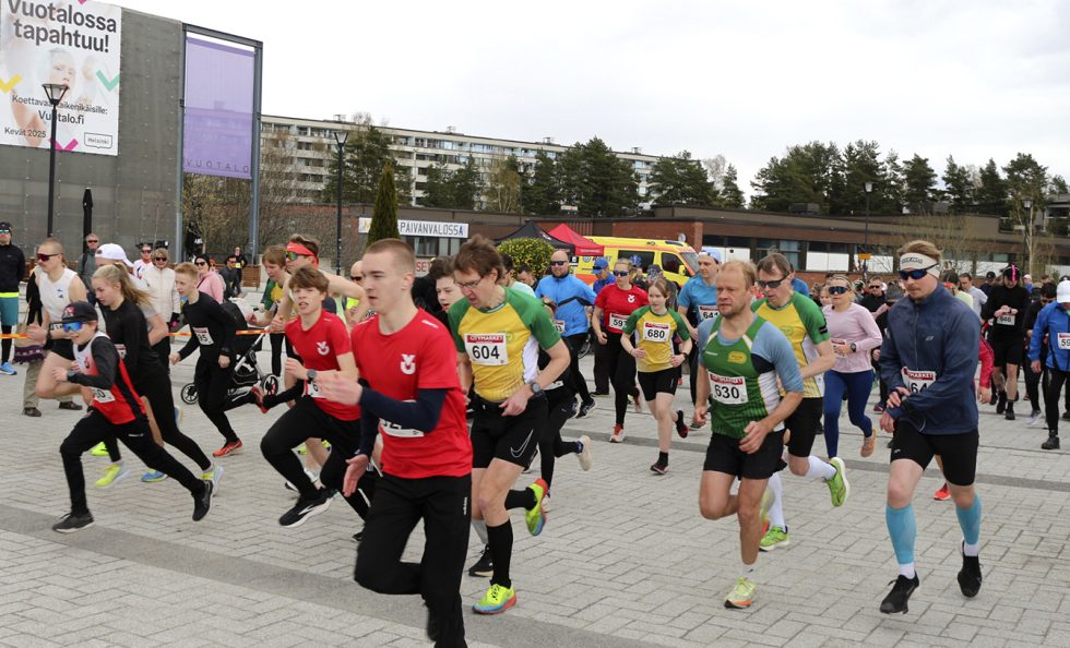 Tapahtuman lähtö- ja maalialue oli Mosaiikkitorilla. Tässä starttaa 5 kilometrin juoksukisa.