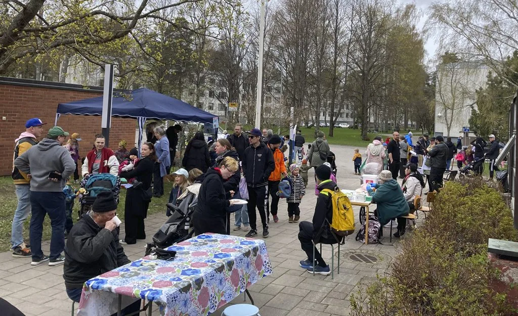 Seurakunnan Yhteisvastuutapahtumassa kerättiin rahoja nuorten tukemiseen.