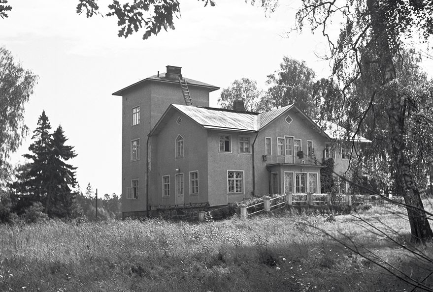 Nordsjön kartanon päärakennus nähtynä pohjoisesta. Kuva: J. Peltonen 1970, Helsingin kaupunginmuseo