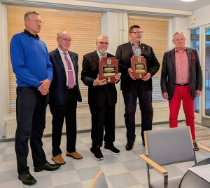 Kuvassa vasemmalta PCC Tuomo Holopainen, presidentti Terho Kulmala, Matti Pöhö, Veli-Matti Tala ja pastpresidentti Veikko Huuskonen. 