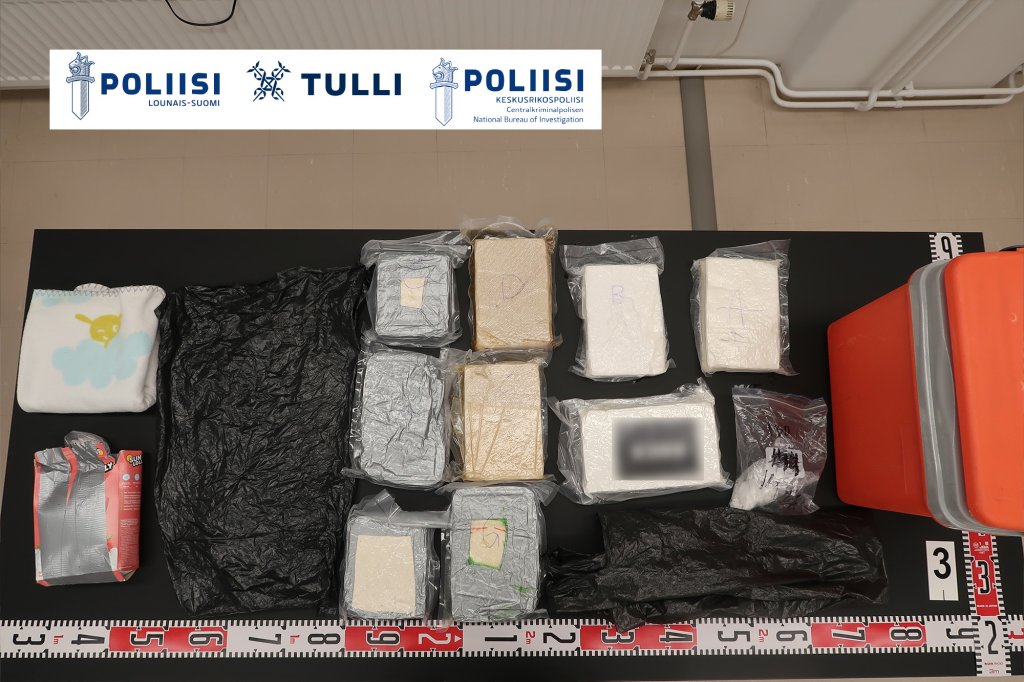Kotietsinnältä takavarikoitua amfetamiinia.