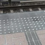 Vuosaaren metroaseman pintarakenteet purettiin ja korvattiin turvallisemmilla ratkaisuilla.