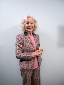 Seela Sellan puheenvuoro kuullaan Vuosalissa kello 9.45. Maksuttomat liput jaetaan Vuotalon edustalla kello 8.30 alkaen. Kuva: Speakersforum Finland