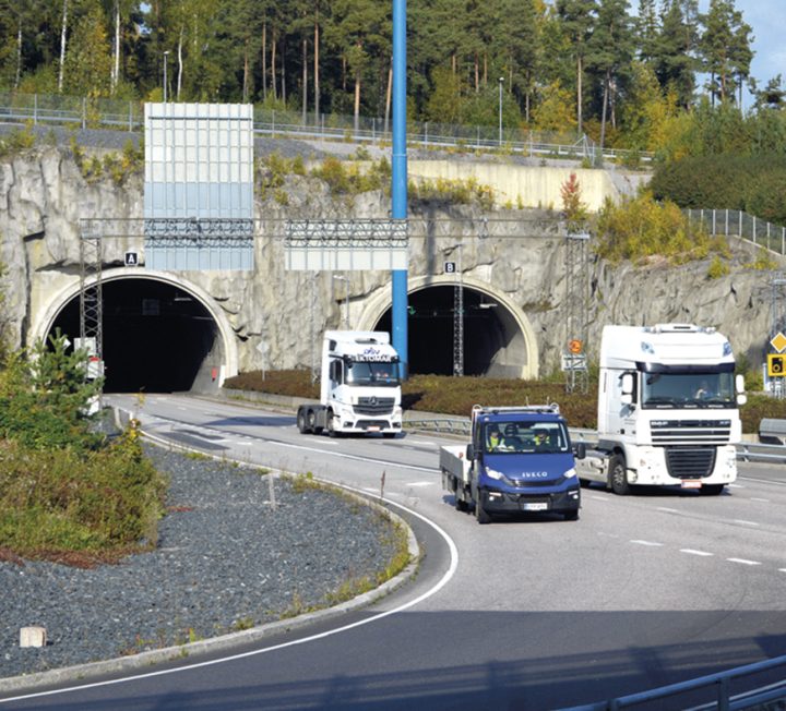 Tunneli32-20