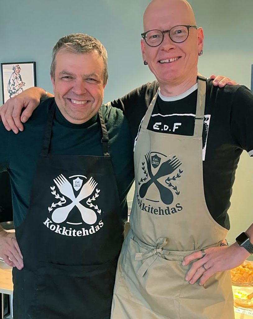 Lounasravintola Portsarin takana ovat televisiostakin tutut kokit Jyrki Tarvonen ja Sami Garam. Molemmilla on myös aiempaa ravintolamenneisyyttä Vuosaaressa.