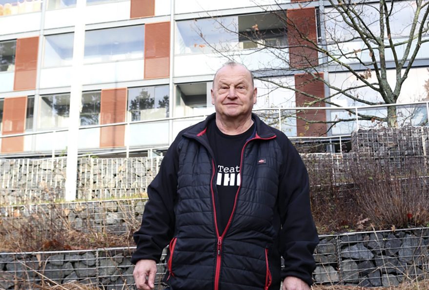 Eero Hildén asuu nykyisin Vuosaaren Taiteilijatalossa.