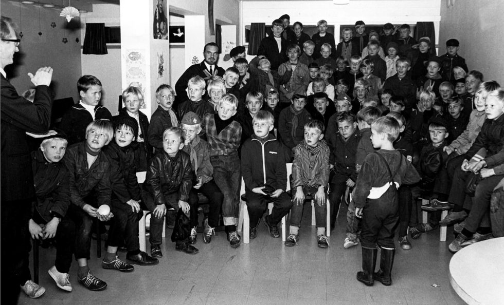 Alkuaikojen kerhotiloja löytyi Vuosaaren kerrostalojen kellareista.