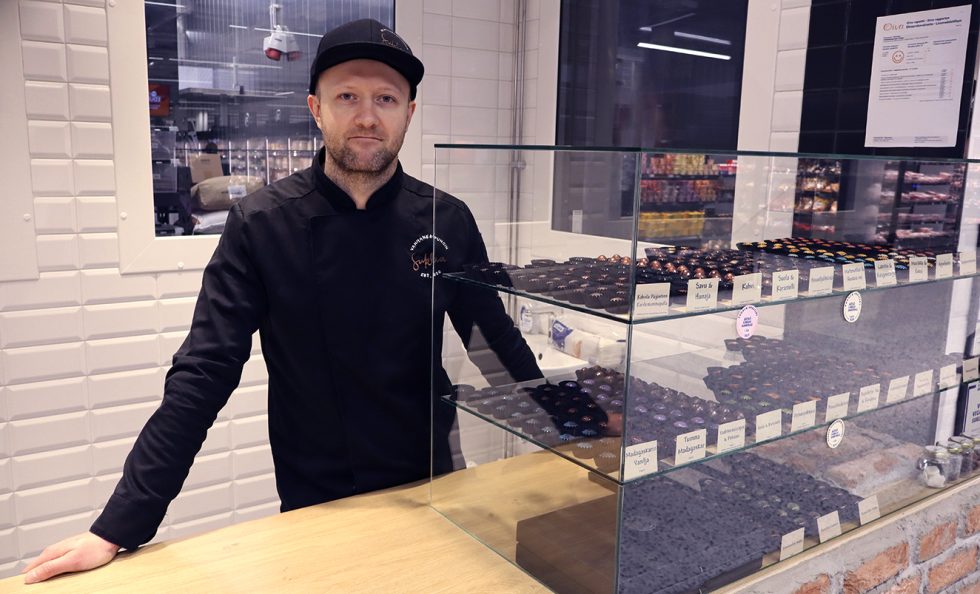 Vanhankaupungin Suklaan perustaja ja yrittäjä Esa Karsi.