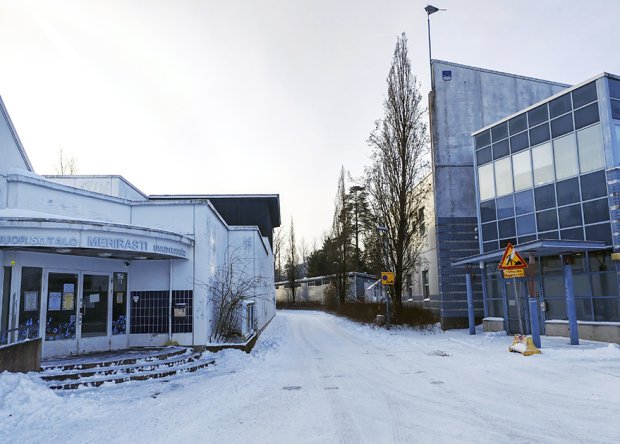 Suunnittelualue sijatsee Meri-Rastilan monitoimitalon läheisyydessä.