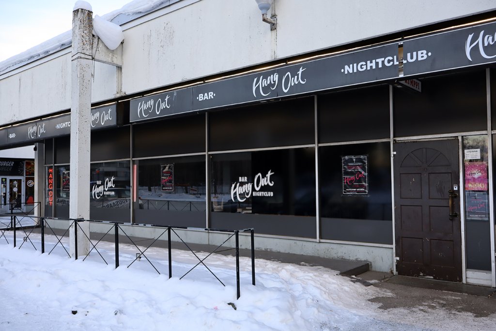 Mustalahdentie 10:n Pohjoinen ostoskeskus avattiin vuonna 1965. Se purettaneen vuonna 2026.