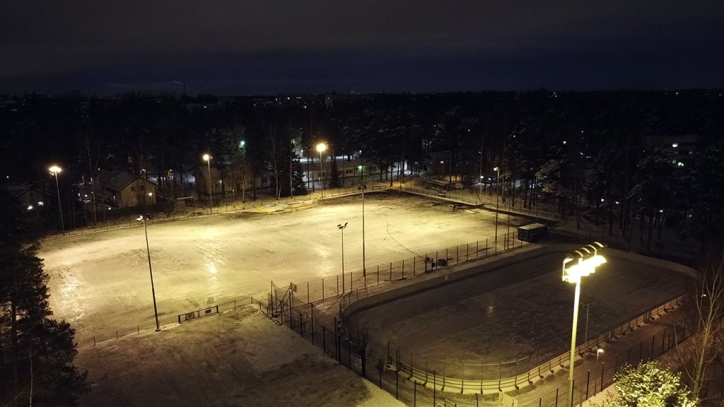 Heteniityntien tekonurmikentälle sekä tenniskentille on tulossa tekojäärata talvikausiksi. Kuva: Antti Honkanen