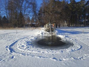 Sannan saunan talviuintipaikan avanto. Kuva: Lassi Jalonen