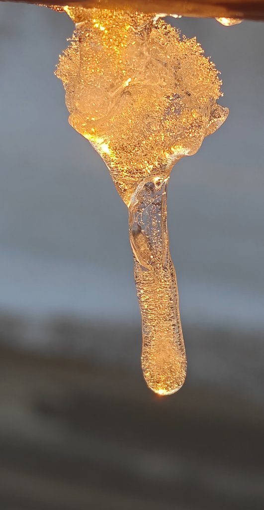 Luonnon tekemää taidetta parvekkeelta kuvattuna 13.2.                      Kuvat: Michael Eklund