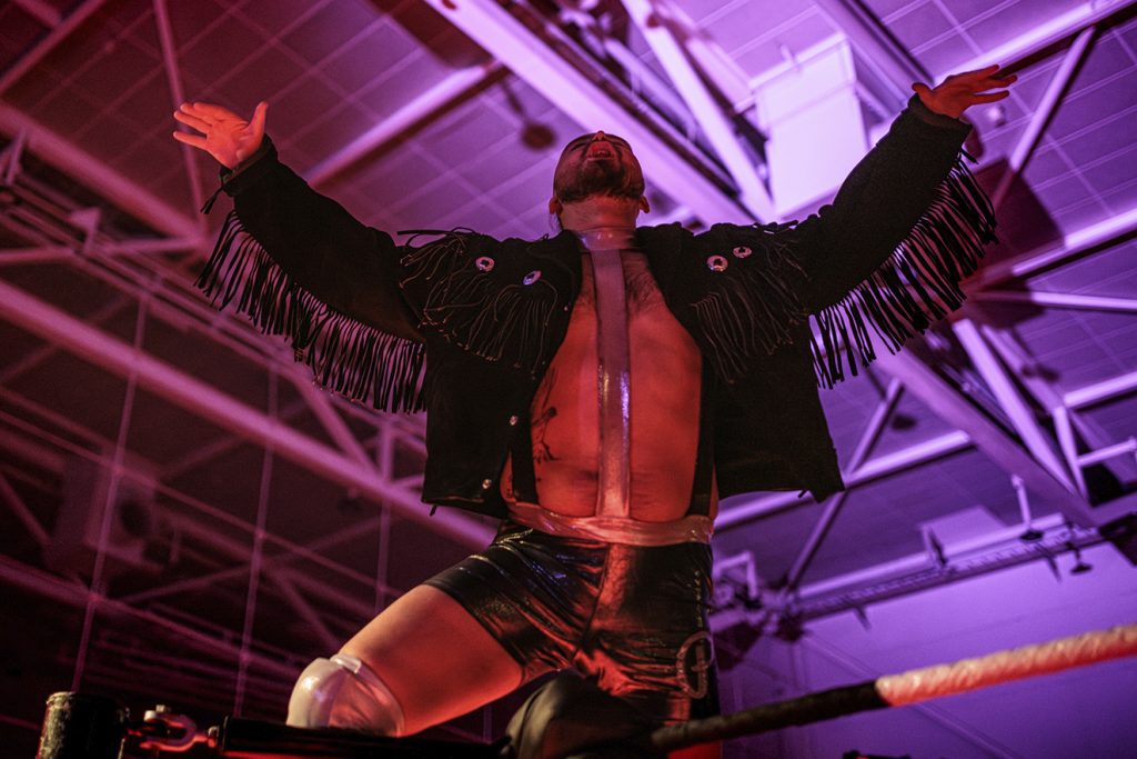 Kari Lintusen esiintymisasu maksaa kokonaisuudessaan nelinumeroisen summan.