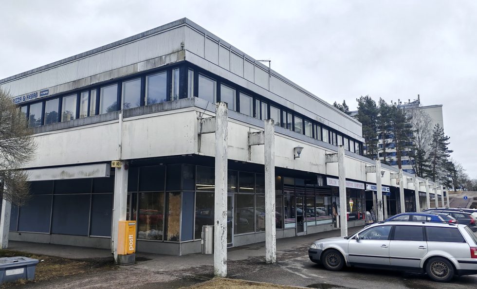 Mustalahdentie 10:ssä sijaitsevan vanhan Pohjoisen ostoskeskuksen paikalle on tulossa asuin-, palvelu-, toimisto- ja liikerakentamista. Kaupunki on tehnyt esisopimuksen kiinteistökaupasta ja maankäyttösopimuksen ostarin ja tontin omistajien kanssa.