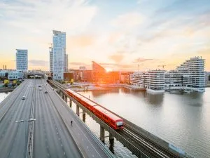 Kulosaaren metrosilta Kalasataman ja Kulosaaren välillä. Kaupunkiliikenne Oy/Aarni Salomaa