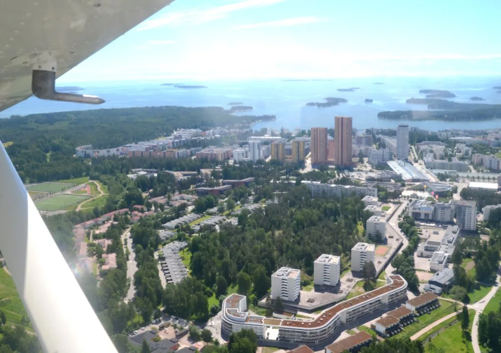 16.6.2026 otetun ilmakuvan keskellä näkyy Revellinmäki. Kuva: Raine Haikarainen