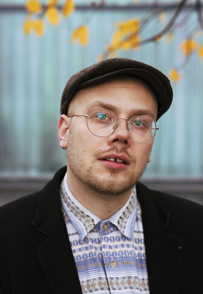 Kallahden rannat toimivat kotistudiossa musiikkia tekevälle Lauri Norjaselle rauhoittumis- ja ideointipaikkoina.