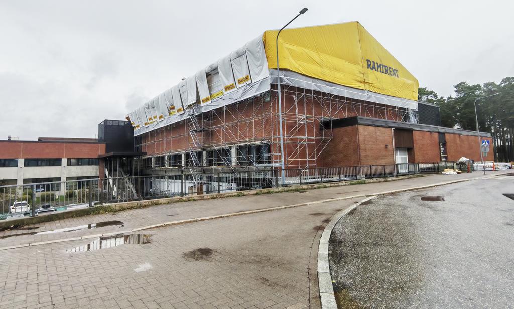 Vuosaaren Urheilutalon katolla syttyi pieni tulipalon alku korjaustöiden yhteydessä perjantaiaamuna 25.9. Urheilutalon henkilökunta sai palon sammutettua alkusammutuksella. Urheilutalo tyhjennettiin asiakkaista hälytyksen tultua. Pelastuslaitos avasi rakenteita, tarkisti tilanteen sekä savutuuletti rakennuksen sisätiloja. Tapahtumasta ei aiheutunut henkilö- eikä mainittavia materiaalivahinkoja.